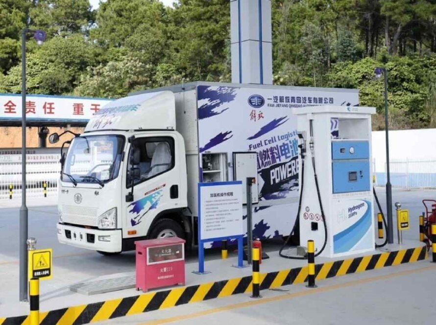 Photo: Takashi Kawakam