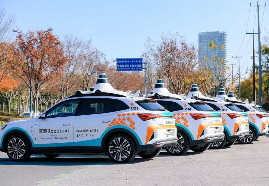 SAIC Mobility (c) Momenta